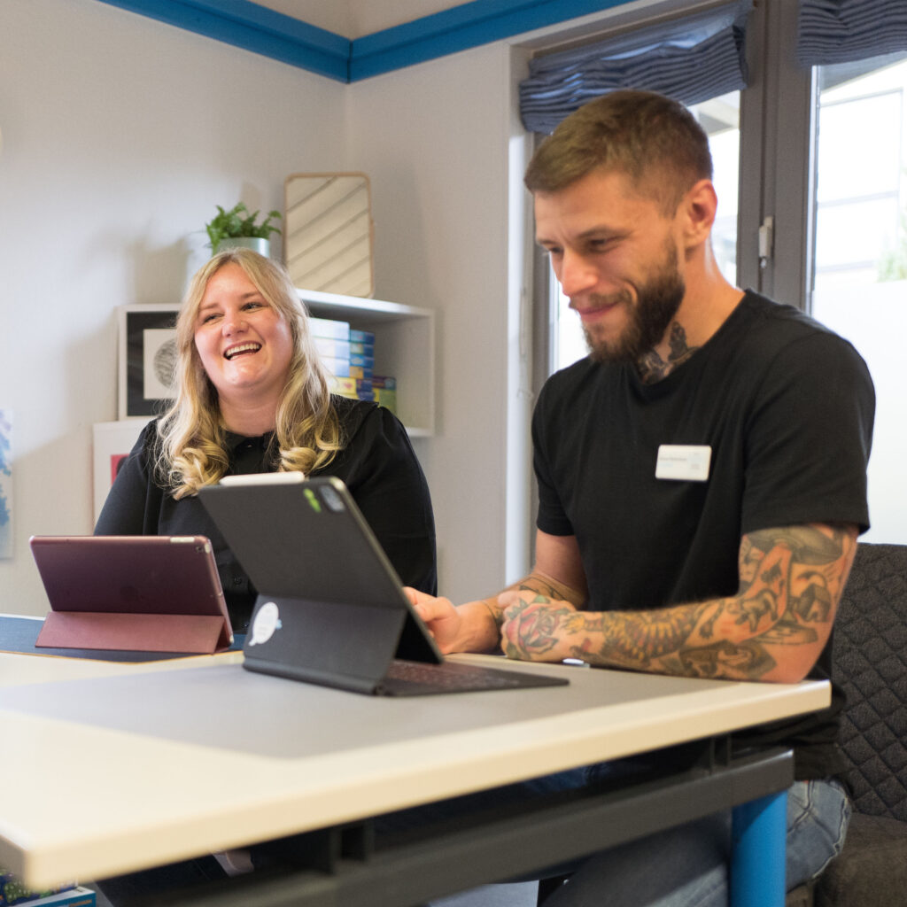 Jobs für Logopäd:innen, Sprachtherapeut:innen und Ergotherapeut:innen in Öhringen – Verstärke unser Team an zwei Standorten, Vollzeit oder Teilzeit.